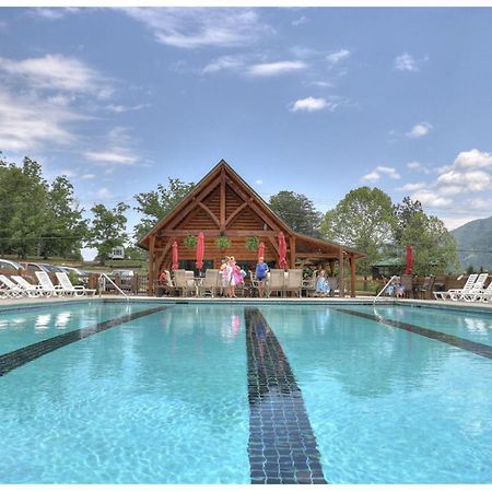 Gypsy Road - Privacy! Log Cabin With Hot Tub, Wifi, Directv And Arcade Sevierville Buitenkant foto