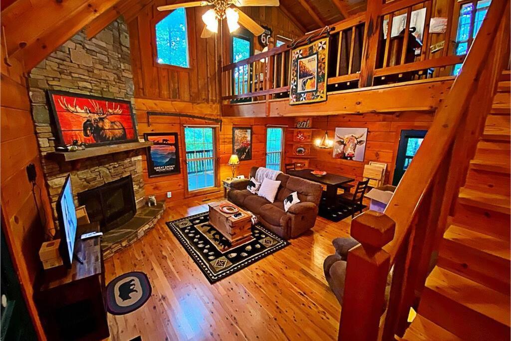 Gypsy Road - Privacy! Log Cabin With Hot Tub, Wifi, Directv And Arcade Sevierville Buitenkant foto