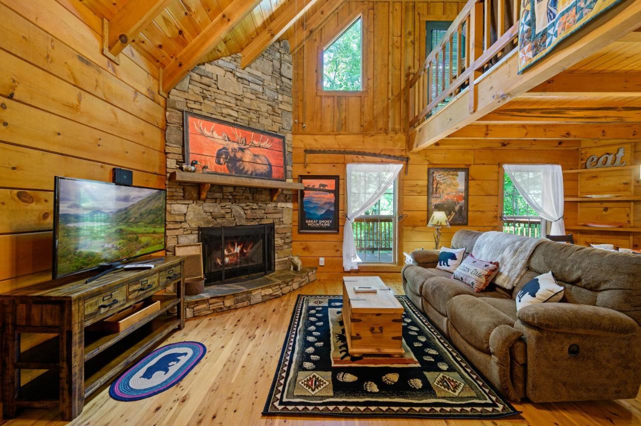 Gypsy Road - Privacy! Log Cabin With Hot Tub, Wifi, Directv And Arcade Sevierville Buitenkant foto