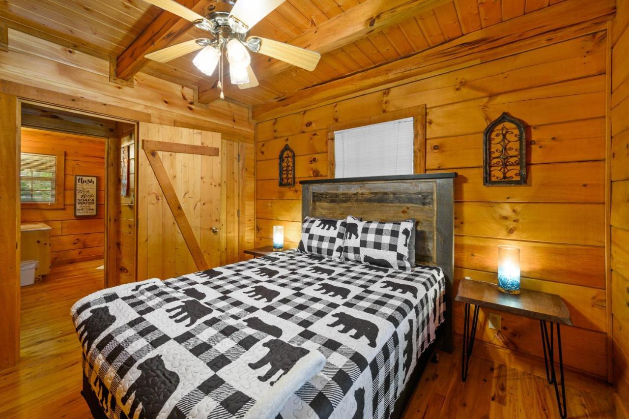 Gypsy Road - Privacy! Log Cabin With Hot Tub, Wifi, Directv And Arcade Sevierville Buitenkant foto