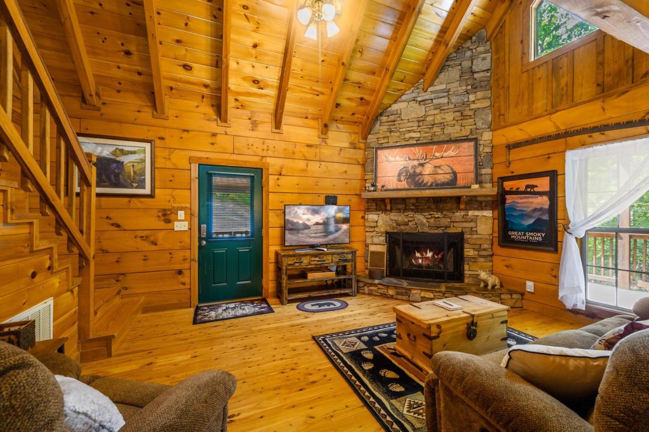 Gypsy Road - Privacy! Log Cabin With Hot Tub, Wifi, Directv And Arcade Sevierville Buitenkant foto