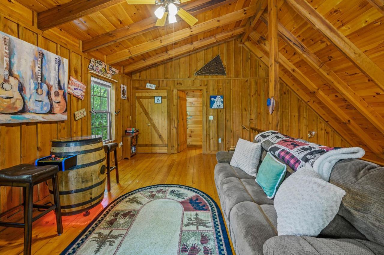 Gypsy Road - Privacy! Log Cabin With Hot Tub, Wifi, Directv And Arcade Sevierville Buitenkant foto