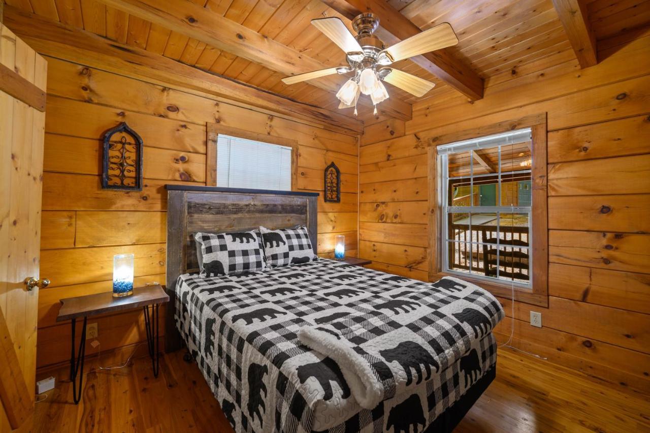 Gypsy Road - Privacy! Log Cabin With Hot Tub, Wifi, Directv And Arcade Sevierville Buitenkant foto