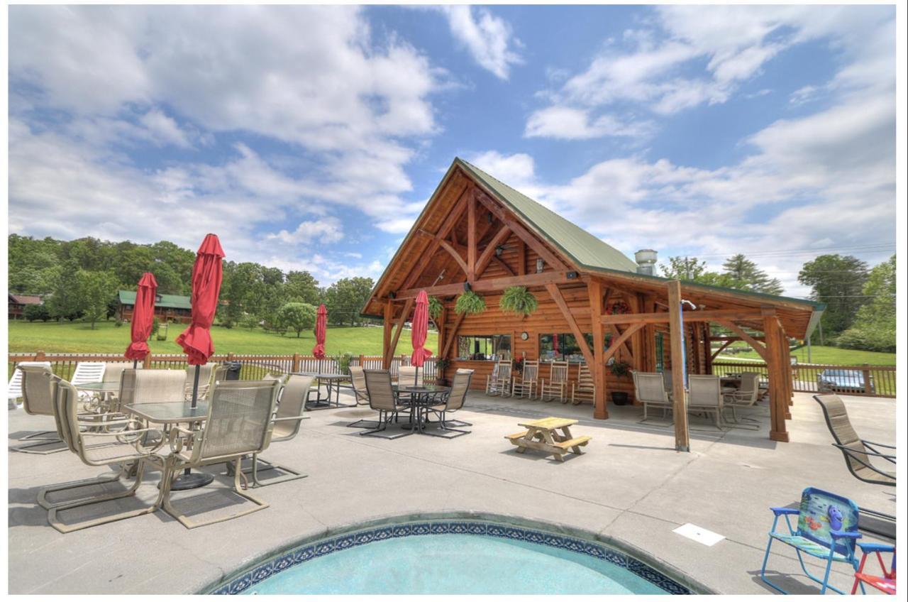 Gypsy Road - Privacy! Log Cabin With Hot Tub, Wifi, Directv And Arcade Sevierville Buitenkant foto